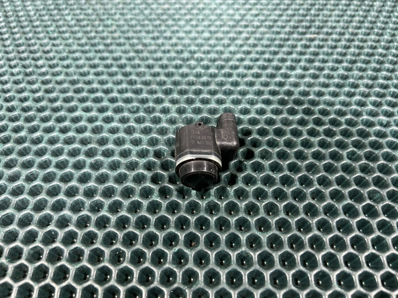 датчик парктроника Jaguar XE 1 поколение 2016, 3.0 л., 306PS, бензин, АКПП, седан, C2Z11733, C2Z22810, T4A5540, 9G9215K859EA, LR011602, LR038533 - фото №1