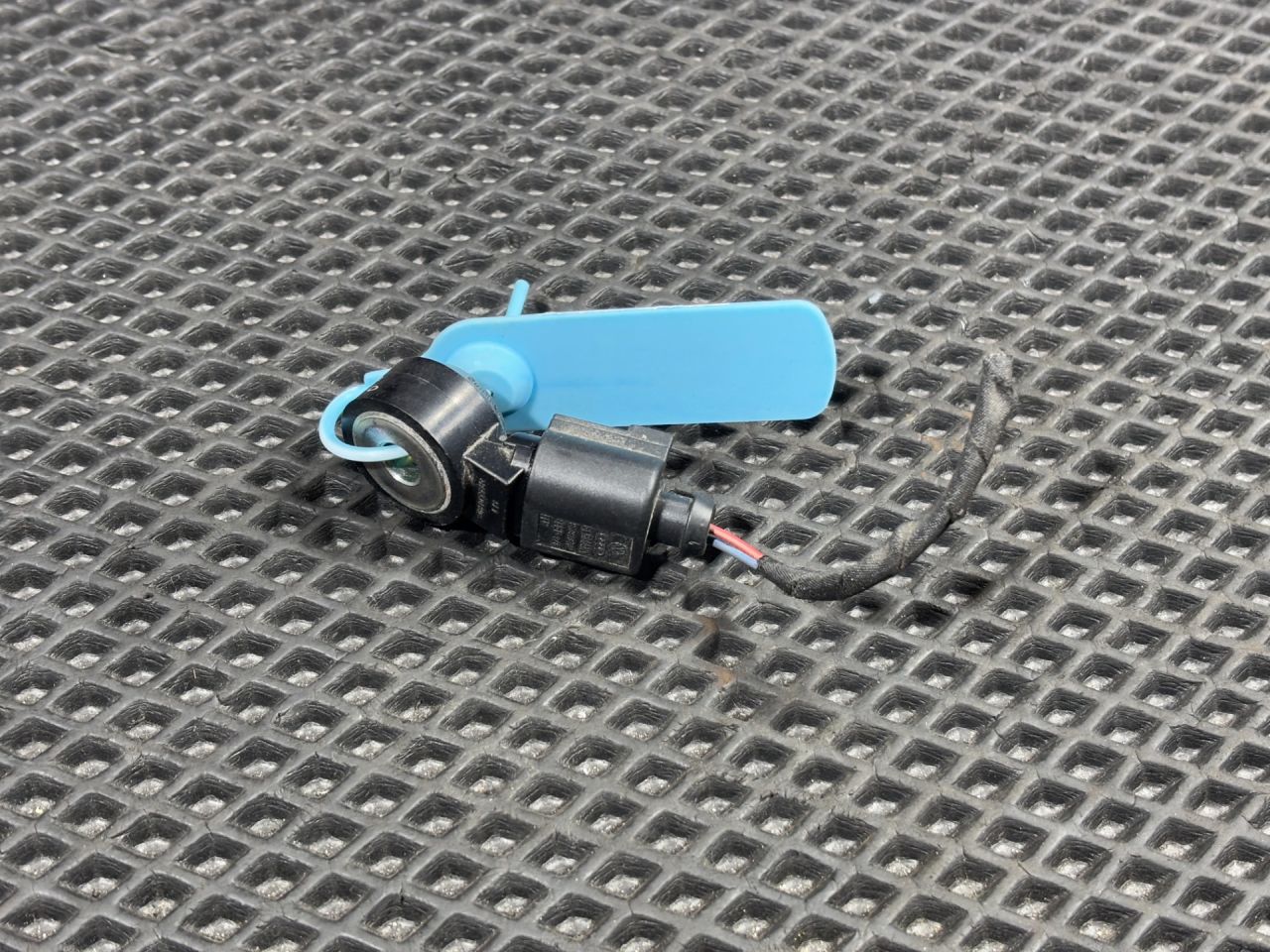 датчик детонации Volkswagen Taos 1 поколение 2021, 1.5 л., DNK, бензин, АКПП, внедорожник 5 дв., 030905377D - фото №1