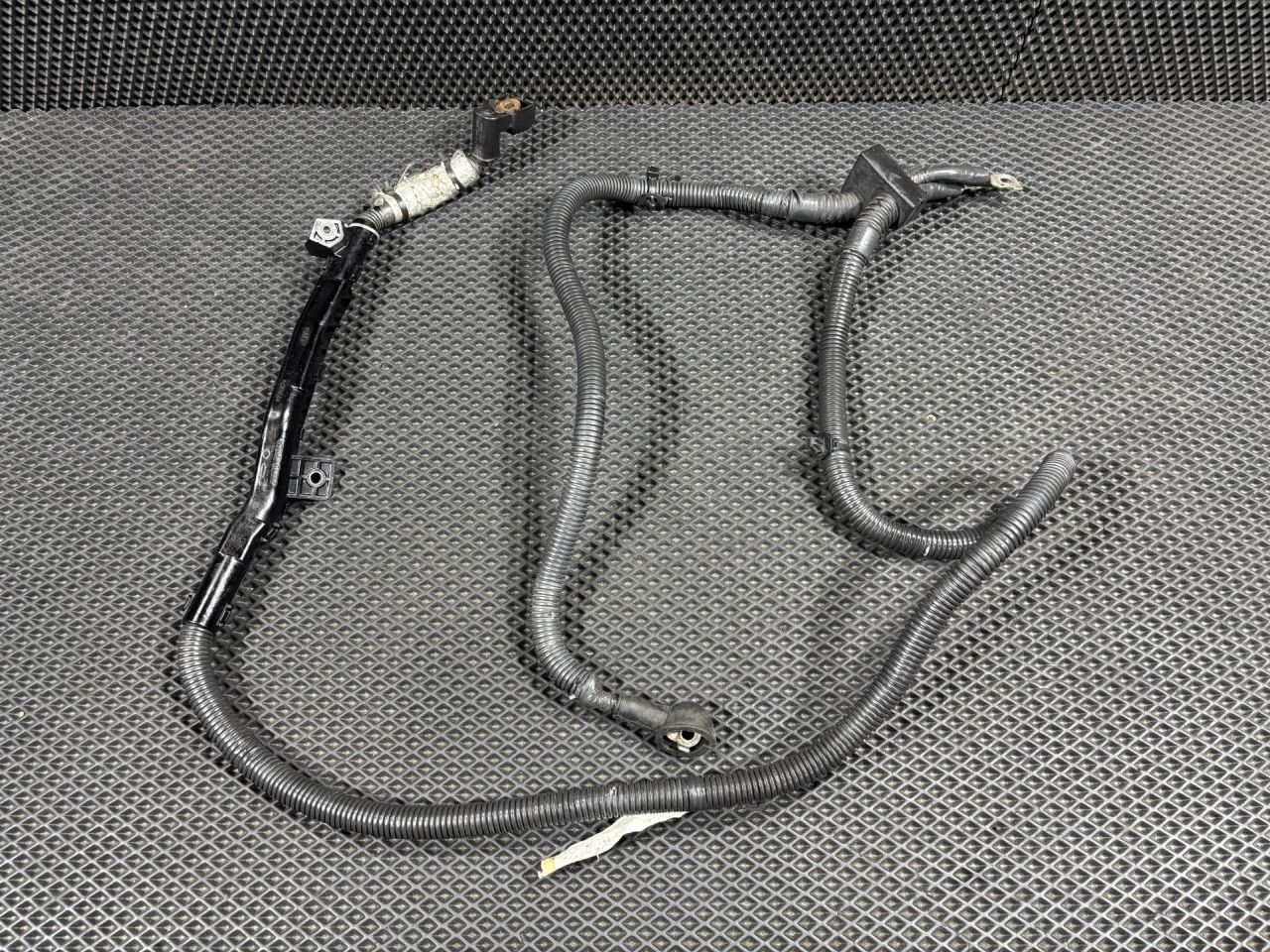 плюсовой провод аккумулятора Infiniti FX35 2 поколение 2009, 3.5 л., VQ35HR, бензин, АКПП, внедорожник 5 дв., 241051CA1A, 24275JK60AU, 24275JK50A, 24360E6000 - фото №1