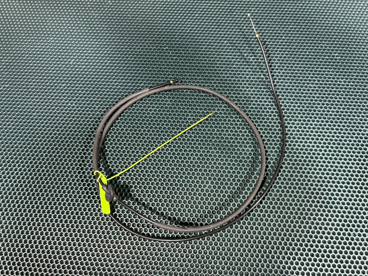 трос капота Audi A6 C8 2019, 3.0 л., бензин, АКПП, седан, 4K1823535B - фото №1