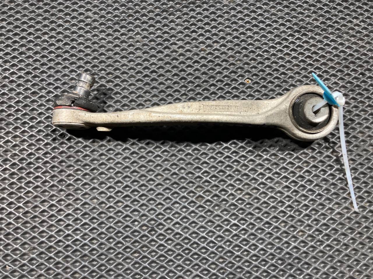 рычаг передний правый Audi Q7 4M 2017, 3.0 л., CREC, бензин, АКПП, внедорожник 5 дв., 4M0407510B - фото №1