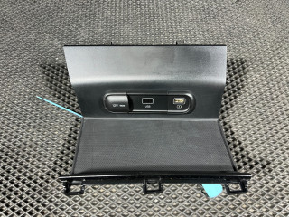 Декоративная накладка центральной консоли Kia K5 3 поколение 2022, 1.6 л., G4FP, бензин, АКПП, седан, 96125L2000, 84630L3500WK, X84630L2500