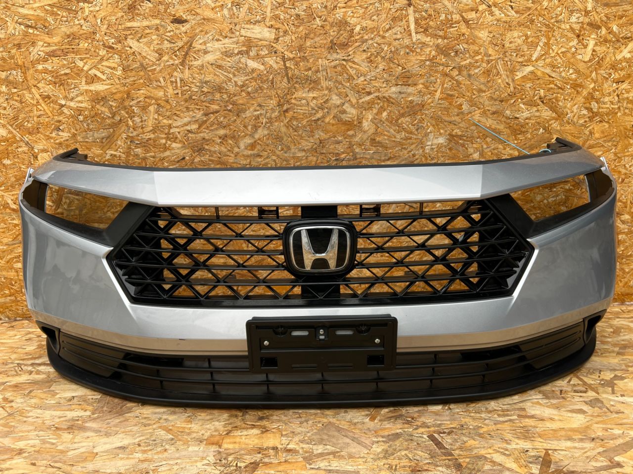 бампер передний Honda Accord 11 поколение 2025, 1.5 л., L15B, бензин, вариатор, седан, 7115230AA000, 7111030AA00ZL, 0471130AA00ZZ, 7115030AA00, 7120030AA01, 7115230AK00, 7130030AA31 - фото №1