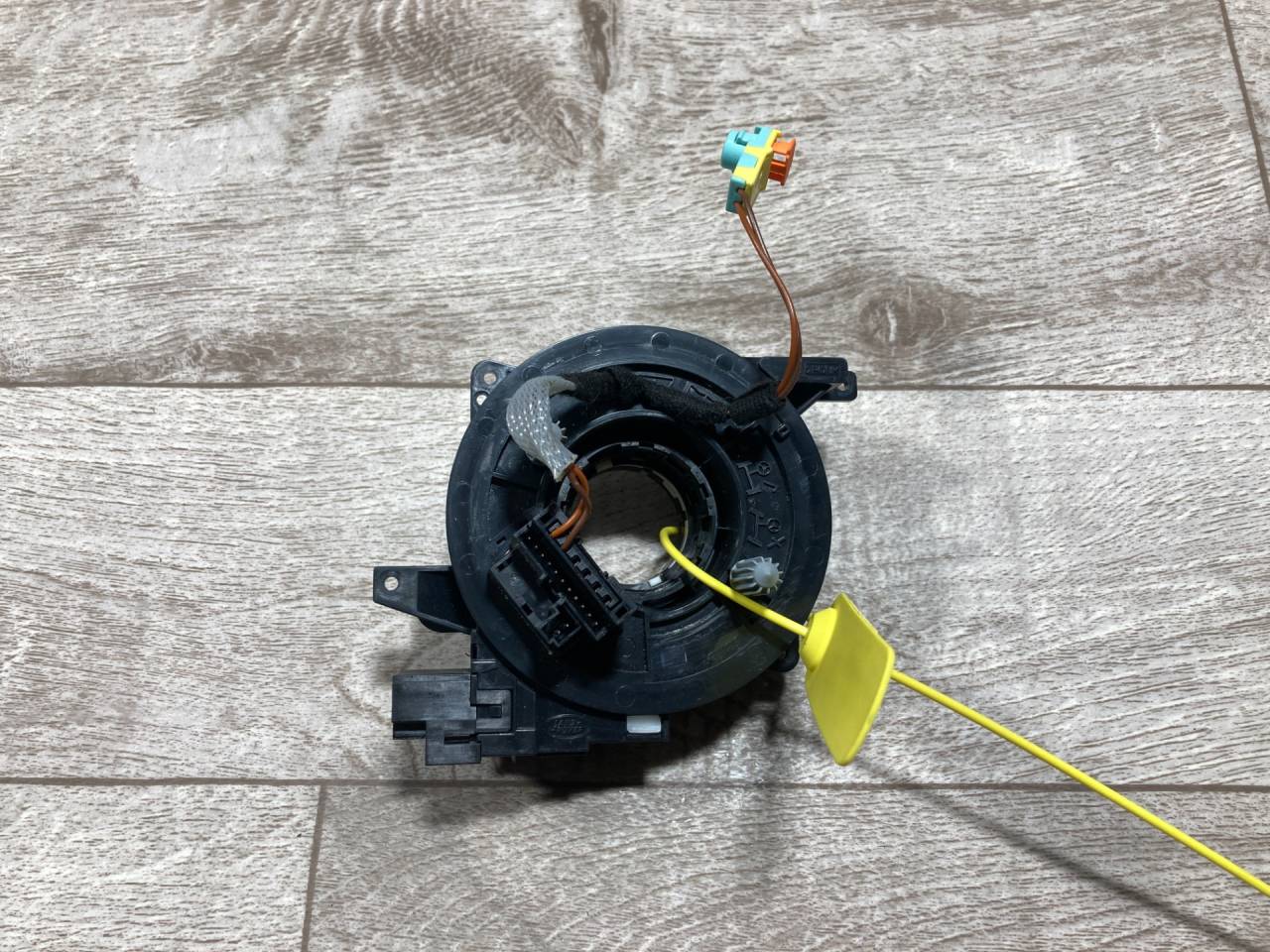 шлейф руля Land Rover Discovery 5 поколение 2017, 3.0 л., 306PS, бензин, АКПП, внедорожник 5 дв., T4N16224, BJ32-14A664-DB, LR081426, LR087112 - фото №1