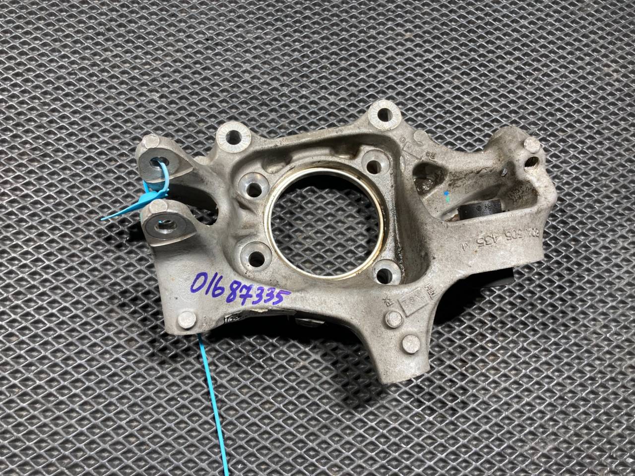 кулак задний левый Audi Q5 FY 2018, 2.0 л., DAXB, бензин, АКПП, внедорожник 5 дв., 80A505459B, 80A505435J - фото №1