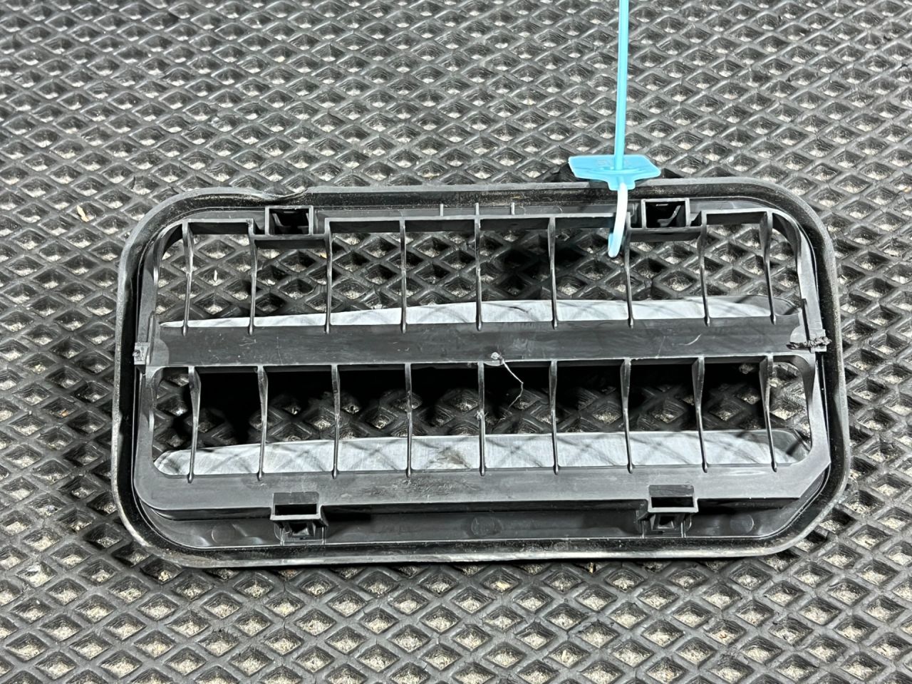 воздуховод Buick Envista 1 поколение 2024, 1.2 л., бензин, АКПП, внедорожник 5 дв., 13588034 - фото №1