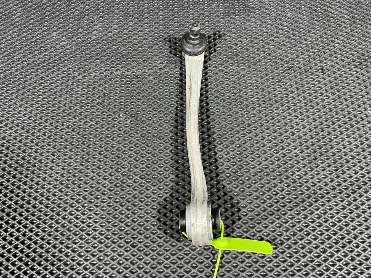 рычаг передний левый Audi A4 B9 2018, 2.0 л., бензин, АКПП, 8W0407505D, 8W0407505A - фото №1