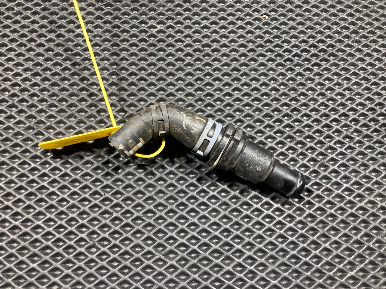 термостат Audi A4 B9 2017, 2.0 л., бензин, АКПП, седан, 1K0121113A, 4E0121113, 8R0121113, 1K0121087R - фото №1