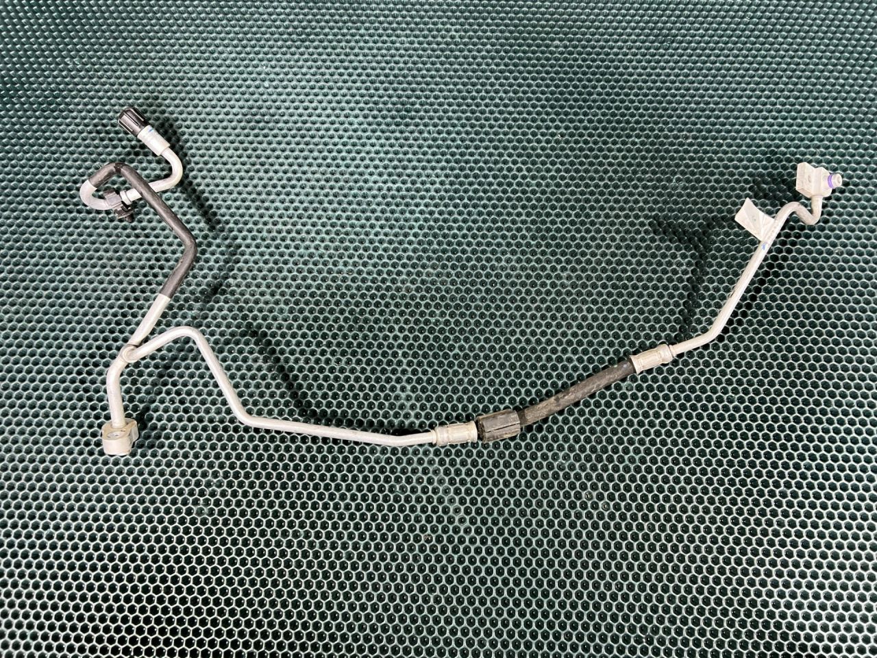 трубка кондиционера Audi Q7 4M 2016, 3.0 л., CREC, бензин, АКПП, внедорожник 5 дв., 4M1820720K - фото №1