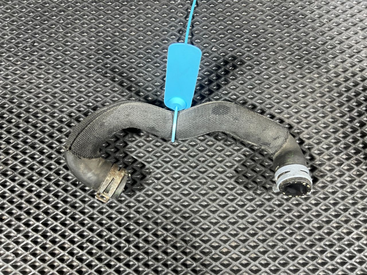 патрубок (трубопровод, шланг) Audi S8 D4 2013, 4.0 л., CGTA, бензин, АКПП, седан, 4H0121447S - фото №1