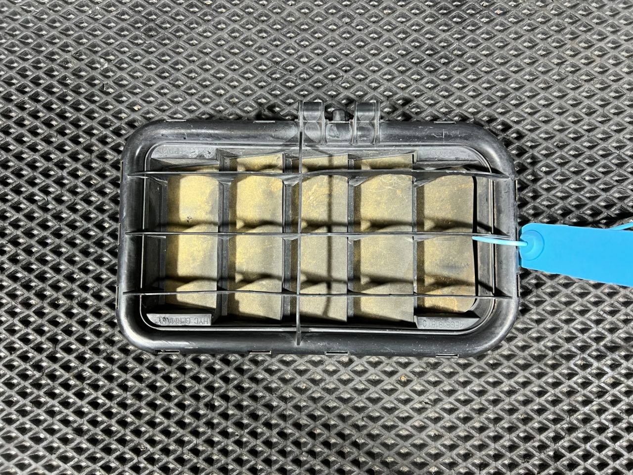 клапан вентиляции кузова Audi S8 D4 2013, 4.0 л., CGTA, бензин, АКПП, седан, 4E0819181C - фото №1