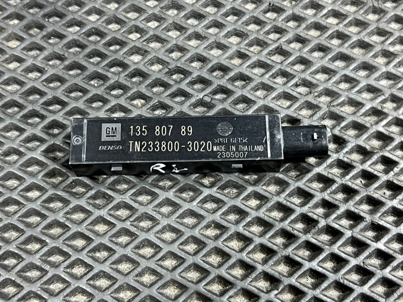 Антенна системы комфортного доступа Buick Envista 1 поколение 2024, 1.2 л., бензин, АКПП, внедорожник 5 дв., 13580789 - фото №1