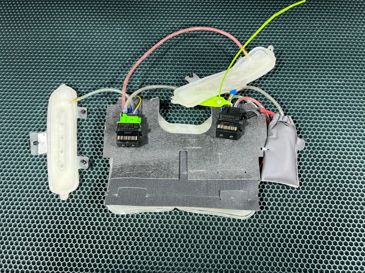 Подкачка сидений Land Rover Range Rover 4 поколение L405 2016, 3.0 л., 306PS, бензин, АКПП, внедорожник 5 дв., L0294742AA04, 1000317707-05, 1000345680 - фото №1