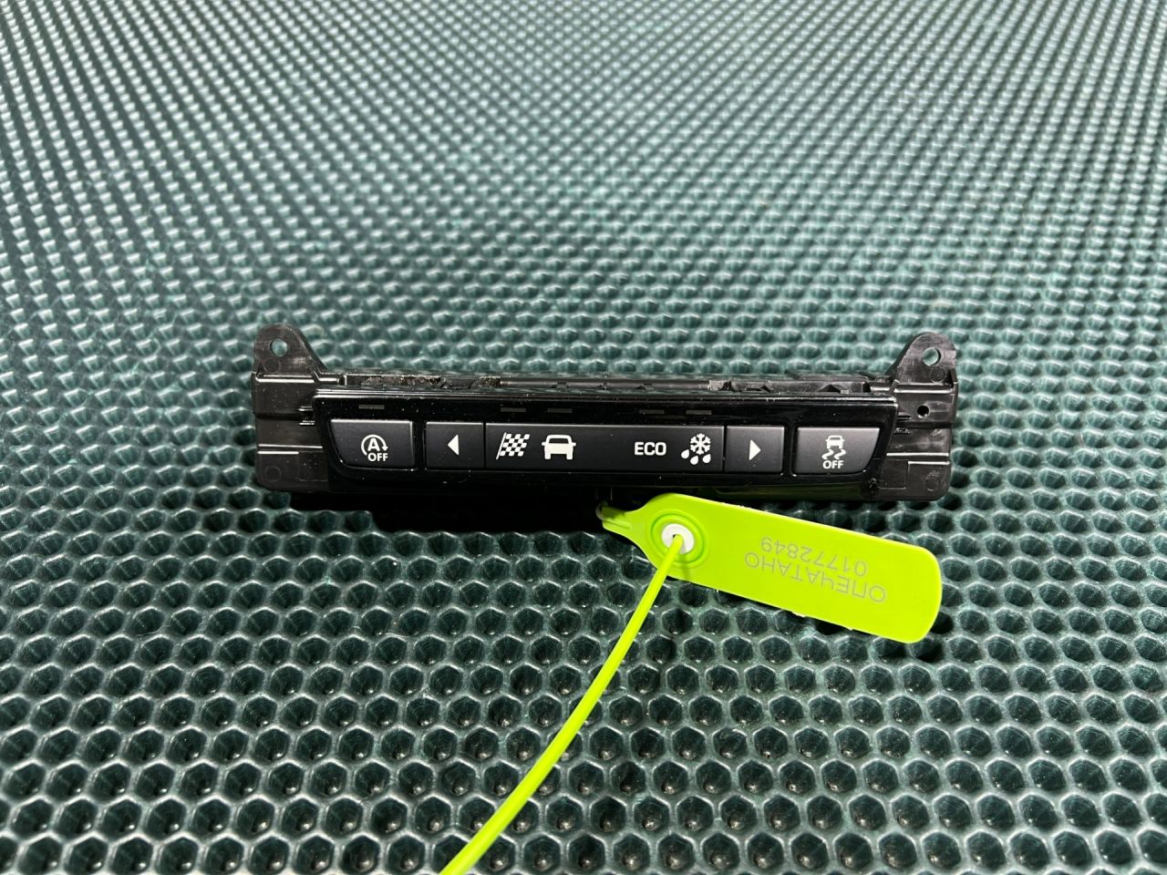 кнопка (выключатель) Jaguar F-Pace 1 поколение X761 2016, 3.0 л., AJ 126, бензин, АКПП, внедорожник 5 дв., T2H19784, T2H18650, T2H2750, T2H28045, JX7314B790AA - фото №1