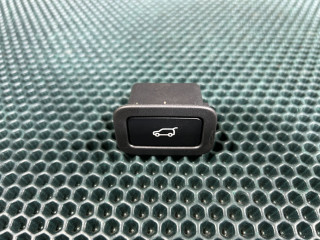 кнопка открытия багажника Land Rover Range Rover 4 поколение 2016, 5.0 л., 508PN, бензин, АКПП, седан, CPLA10E998AA, T4A7680, LR040338, 31412055AA02