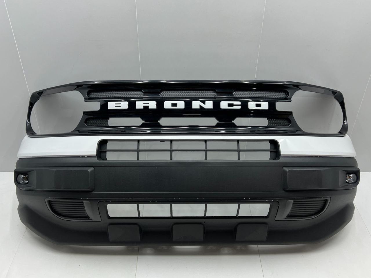 бампер передний Ford Bronco Sport 1 поколение 2023, 1.5 л., бензин, АКПП, внедорожник 5 дв., M1PB17626AF, M1PB-17626-A, M1PB-17626-B, M1PB-17626-F - фото №1