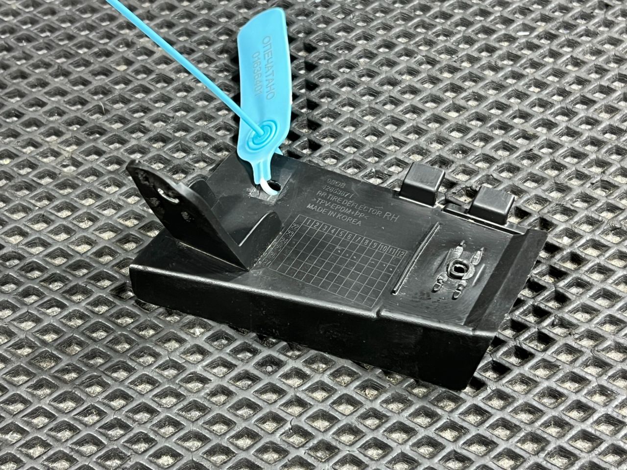 брызговик Buick Envista 1 поколение 2024, 1.2 л., бензин, АКПП, внедорожник 5 дв., 42853871, 42832560 - фото №1