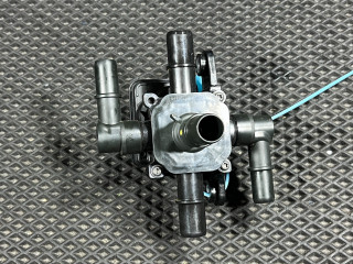 клапан системы охлаждения Ford Mustang Mach-E 1 поколение 2023, электро, внедорожник 5 дв., RU5A8C513CA