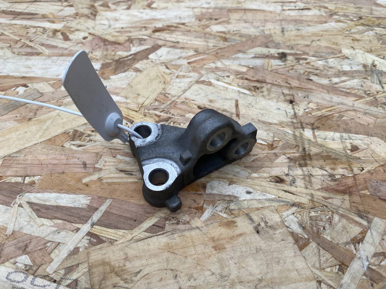 кронштейн двигателя Ford Bronco Sport 1 поколение 2020, 1.5 л., бензин, АКПП, внедорожник 5 дв., LX67-7B664-FA - фото №1