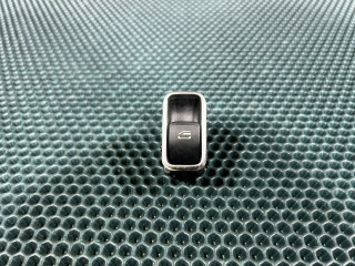 кнопка стеклоподъемника двери Mercedes-Benz CLA-Класс C118 2021, 2.0 л., бензин, АКПП, A1679050201