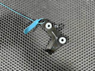 кронштейн (крепление) Porsche Macan GTS 1 поколение [2-й рестайлинг] 95B 2022, 2.9 л., DGR, бензин, АКПП, внедорожник 5 дв., 95B819735B