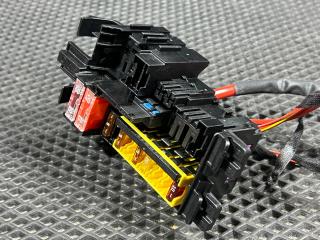 блок предохранителей Mercedes-Benz C-Класс W205 [рестайлинг] (2018 - 2023), 2.0 л., OM 654.920, дизель, A2059065806