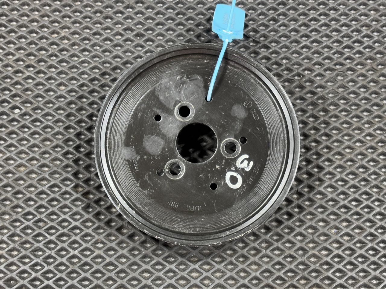 шкив насоса гидроусилителя Audi A6 4F/C6 2007, 3.2 л., BKH, бензин, АКПП, седан, 06E145255C, 06C145255 - фото №1