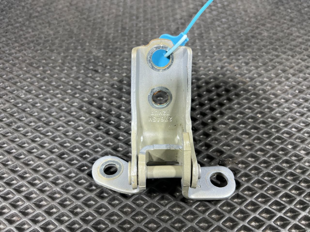 петля двери Honda Accord 11 поколение 2025, 1.5 л., L15B, бензин, вариатор, седан, 67410-T2F-A02ZZ - фото №1