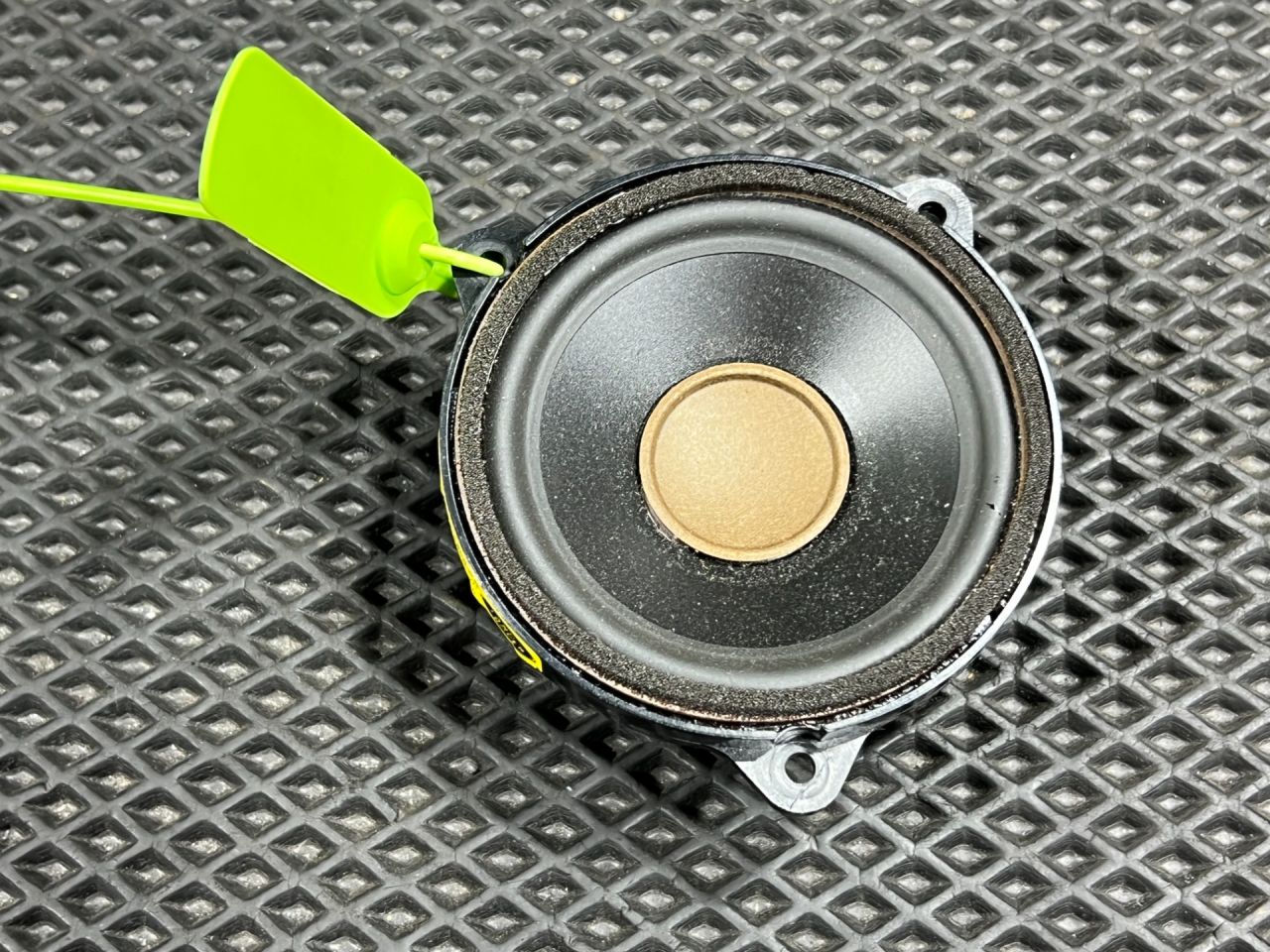 динамик двери Land Rover Range Rover 4 поколение 2014, 3.0 л., бензин, внедорожник 5 дв., BJ32-18808-BB, C2Z22816, LR025876 - фото №1