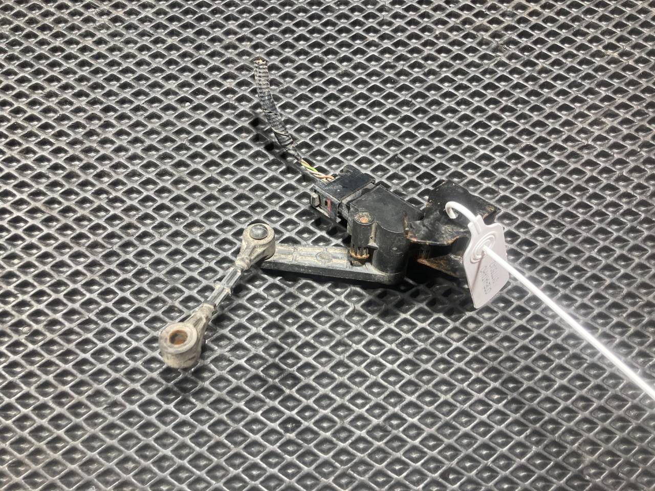 датчик дорожного просвета Land Rover Range Rover Sport 2 поколение 2017, 5.0 л., 508PS, бензин, АКПП, внедорожник 5 дв., CPLA3D026AA, LR033256, LR033254 - фото №1