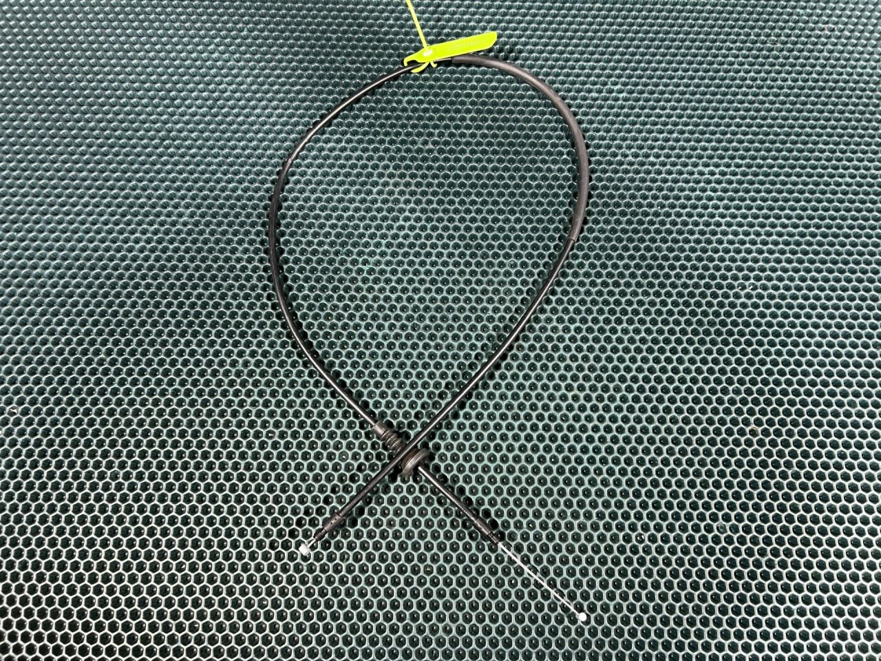 трос капота BMW 7 серия G11/G12 2018, 4.4 л., N63 B44 A, бензин, АКПП, седан, 51477343390, 7343390, 7390755, 7347413 - фото №1