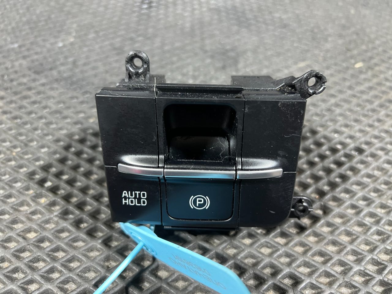 кнопка ручного тормоза (ручника) Kia K5 3 поколение 2022, 1.6 л., G4FP, бензин, АКПП, седан, 93766-L2090 - фото №1