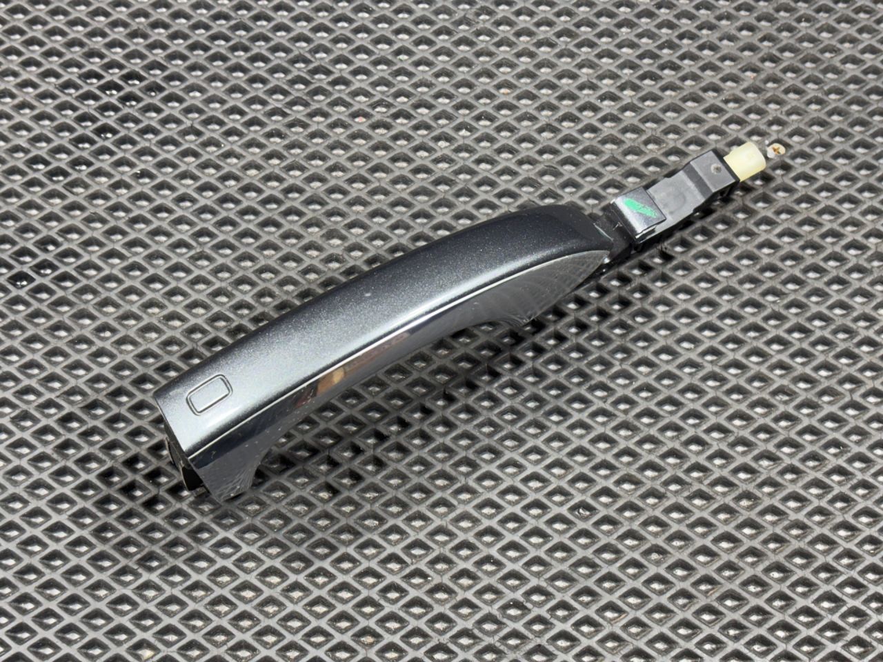 ручка наружная задняя левая Audi A8 D4/4H 2012, 4.2 л., CDRA, бензин, АКПП, седан, 4H0837205B - фото №1