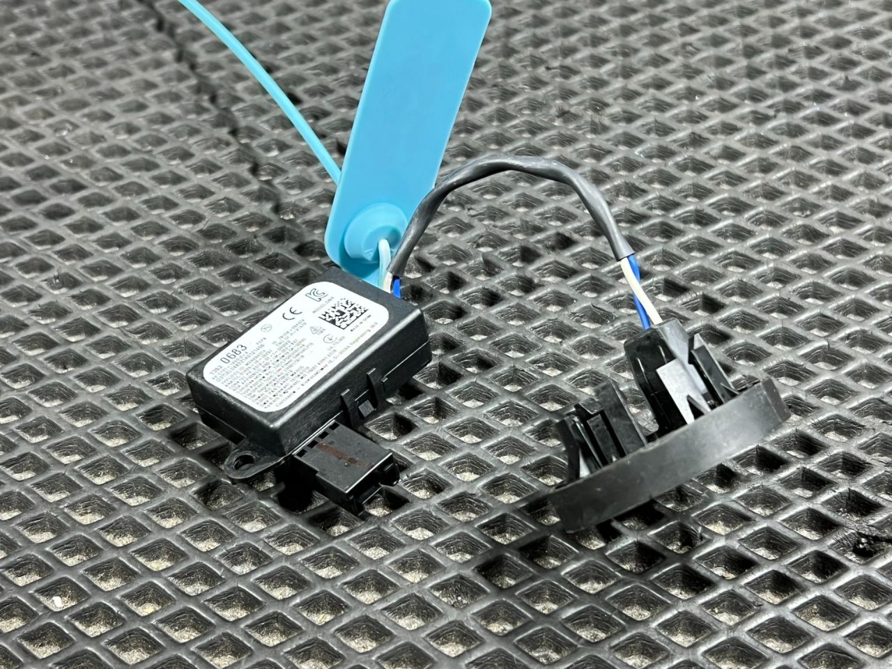 блок управления сигнализацией Buick Envista 1 поколение 2024, 1.2 л., бензин, АКПП, внедорожник 5 дв., 13530683 - фото №1