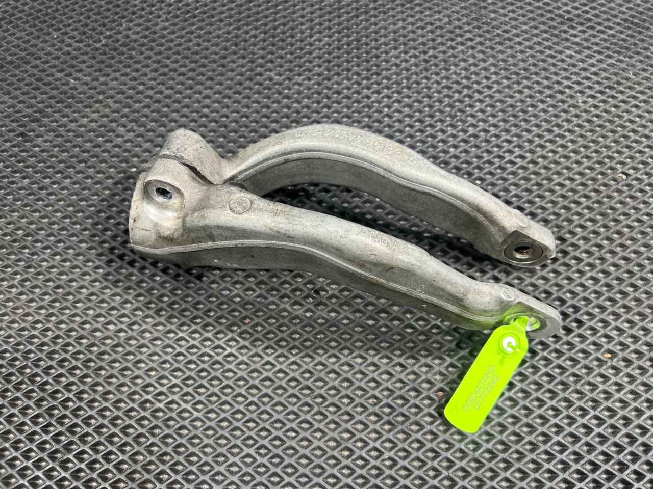 вилка амортизатора Land Rover Range Rover Velar 1 поколение 2017, 3.0 л., бензин, АКПП, внедорожник 5 дв., GX733463AC, T4N35986, T4N16080, LR146326, LR090617 - фото №1