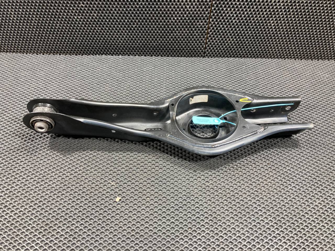 рычаг задний Kia K5 3 поколение 2020, 1.6 л., G4FP, бензин, АКПП, 55211L3000, 55210L3000 - фото №1