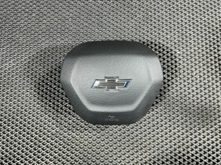 подушка безопасности водителя Chevrolet Trax 2 поколение 2023, 1.2 л., LIH, бензин, АКПП, внедорожник 5 дв., 60008688