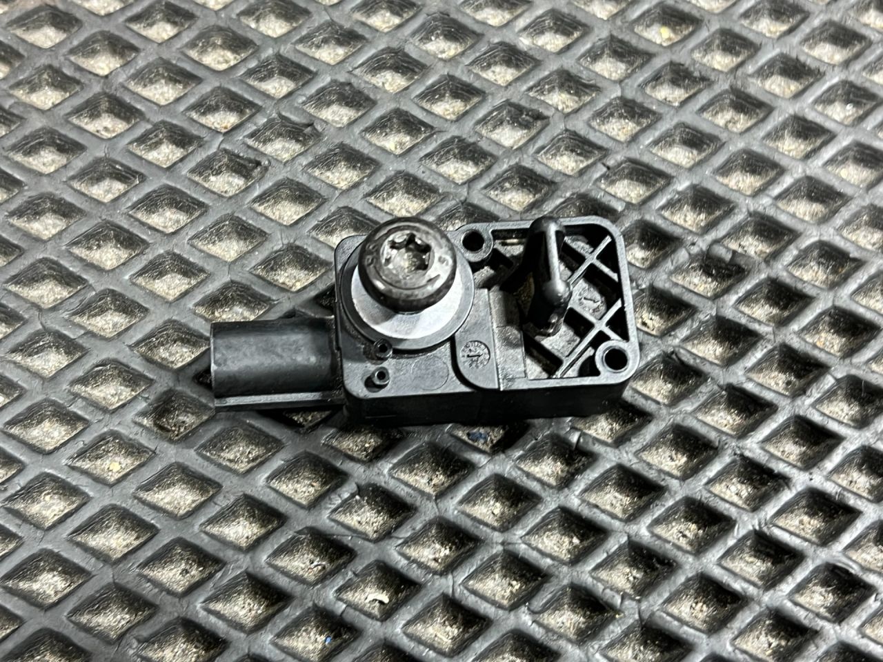 датчик удара Buick Envista 1 поколение 2024, 1.2 л., бензин, АКПП, внедорожник 5 дв., 13544408 - фото №1