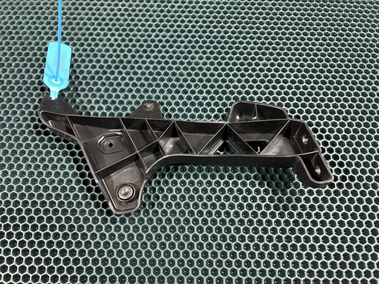 Крепление бампера заднего Honda Accord 11 поколение 2025, 1.5 л., L15B, бензин, вариатор, седан, 7166630AA - фото №1