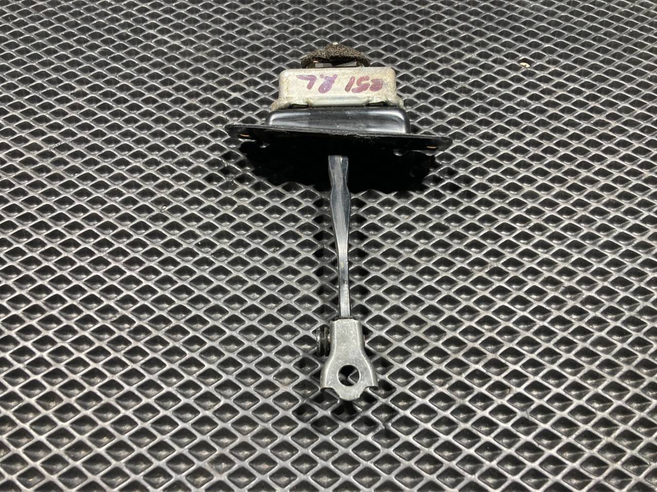 ограничитель открывания двери задней Nissan Murano Z51 2009, 3.5 л., VQ35DE, бензин, АКПП, внедорожник 5 дв., 82430-1AA0A - фото №1