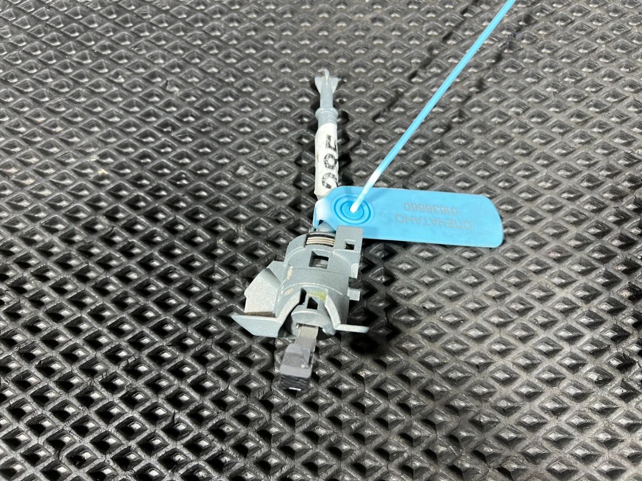 личинка дверного замка Honda CR-V 6 поколение 2025, 1.5 л., L15B, бензин, АКПП, внедорожник 5 дв., 04921-3A0-A11 - фото №1