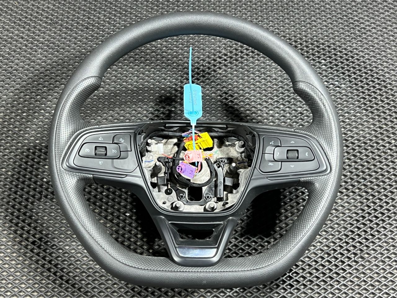 руль Buick Envista 1 поколение 2024, 1.2 л., бензин, АКПП, внедорожник 5 дв., 60008075 - фото №1