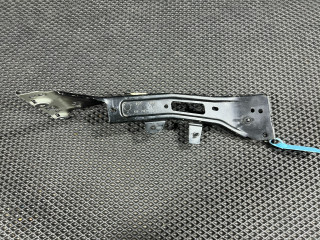 крепление ( кронштейн ) крыла Audi S4 B9 [рестайлинг] 2021, 3.0 л., CWGD, бензин, АКПП, седан, 8W0821136C