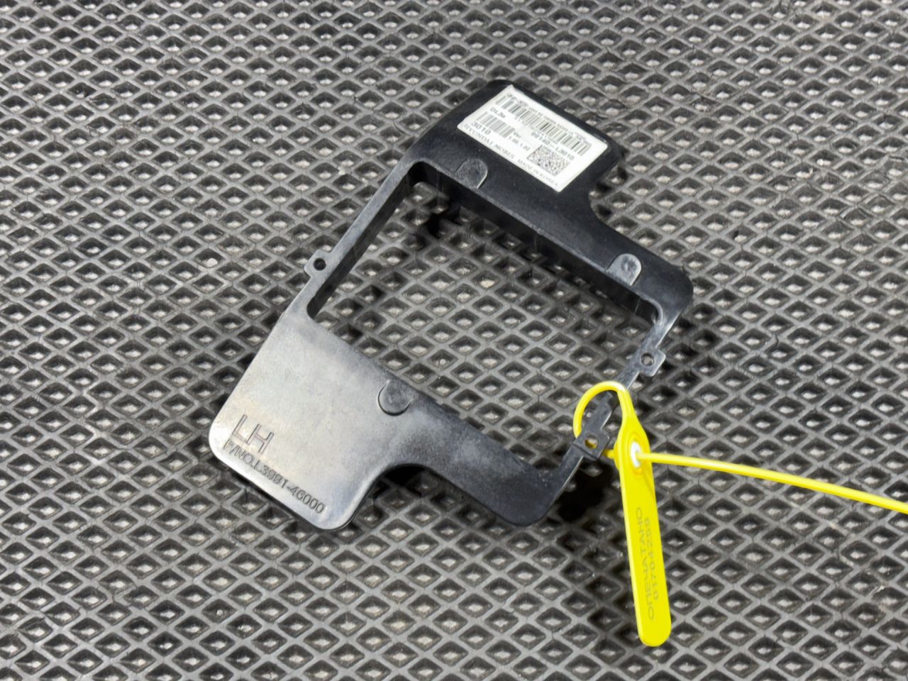 датчик мертвых (слепых) зон Kia K5 3 поколение 2022, 1.6 л., G4FP, бензин, АКПП, L399146000, 99140-L3010 - фото №1