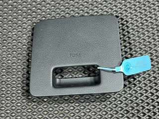 крышка блока предохранителей Genesis G70 1 поколение 2019, 2.0 л., G4KL, бензин, АКПП, седан, 84755-G9100NNB, 91941-G9020