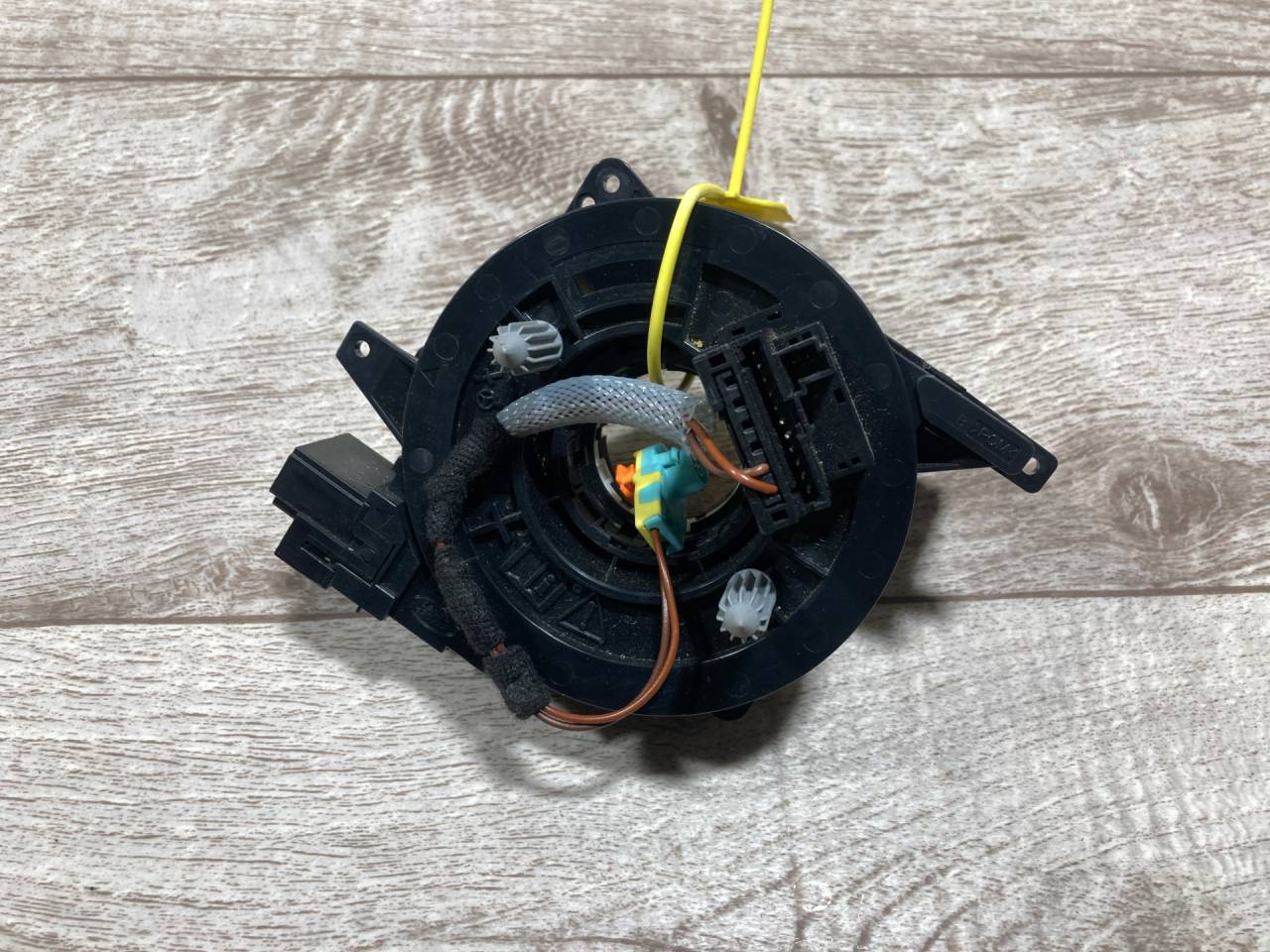 шлейф руля Land Rover Discovery 5 поколение 2018, 3.0 л., 306PS, бензин, АКПП, внедорожник 5 дв., T4N16224, BJ32-14A664-DB, LR081426, LR087112 - фото №1