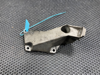 кронштейн двигателя Audi A4 B7 2006, 2.0 л., BWT, бензин, 8E0199307A