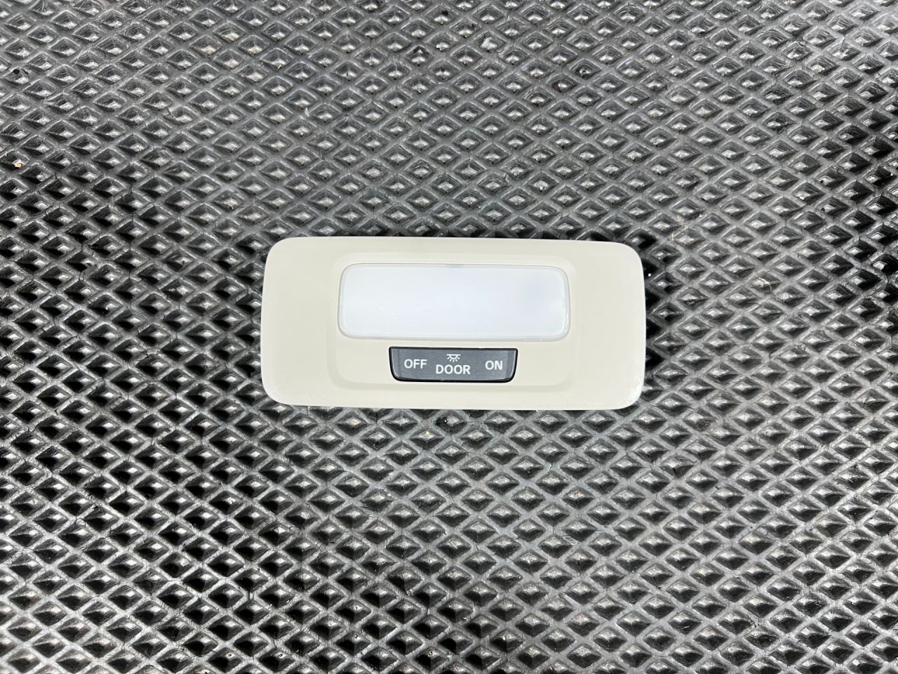 фонарь салона (плафон) Honda CR-V 6 поколение 2025, 1.5 л., L15B, бензин, АКПП, внедорожник 5 дв., V1T20-0540 - фото №1