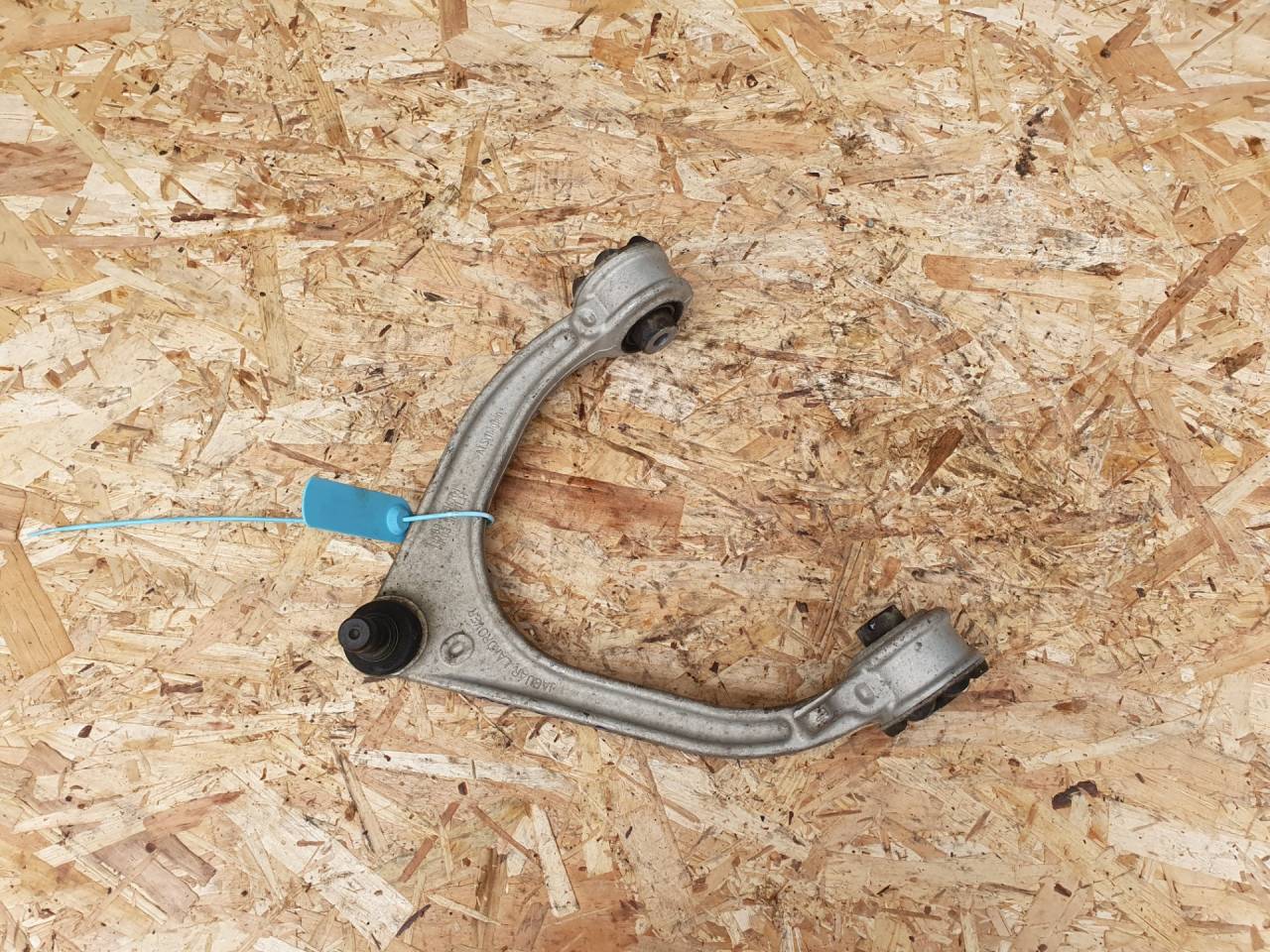 рычаг передний левый Jaguar F-Pace 1 поколение X761 2017, 3.0 л., бензин, АКПП, внедорожник 5 дв., HK833091AB, HK833091, T4A1069, T4A1068, LR117883, LR090503 - фото №1