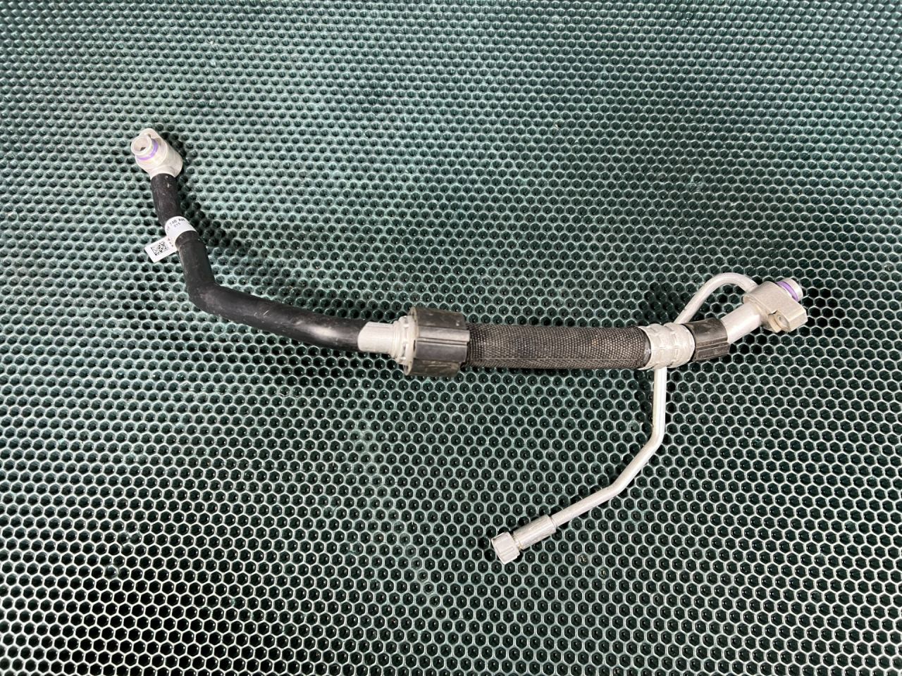 трубка кондиционера Audi A7 4K 2020, 3.0 л., бензин, АКПП, хетчбэк 5 дв., 4K1816740AH - фото №1